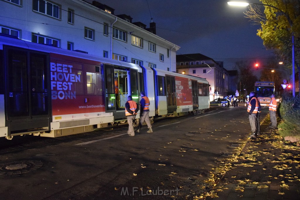 KVB Bahn Bremsen heissgelaufen Koeln Lindenthal Luxemburgerstr Neuenhoeferallee P19.JPG - Miklos Laubert